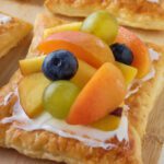 Fruit tarts with puff pastry