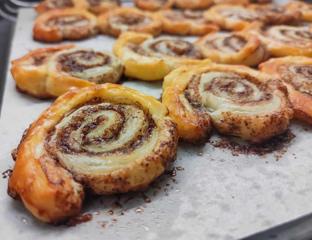baked puff pastry cinnamon pinwheels 