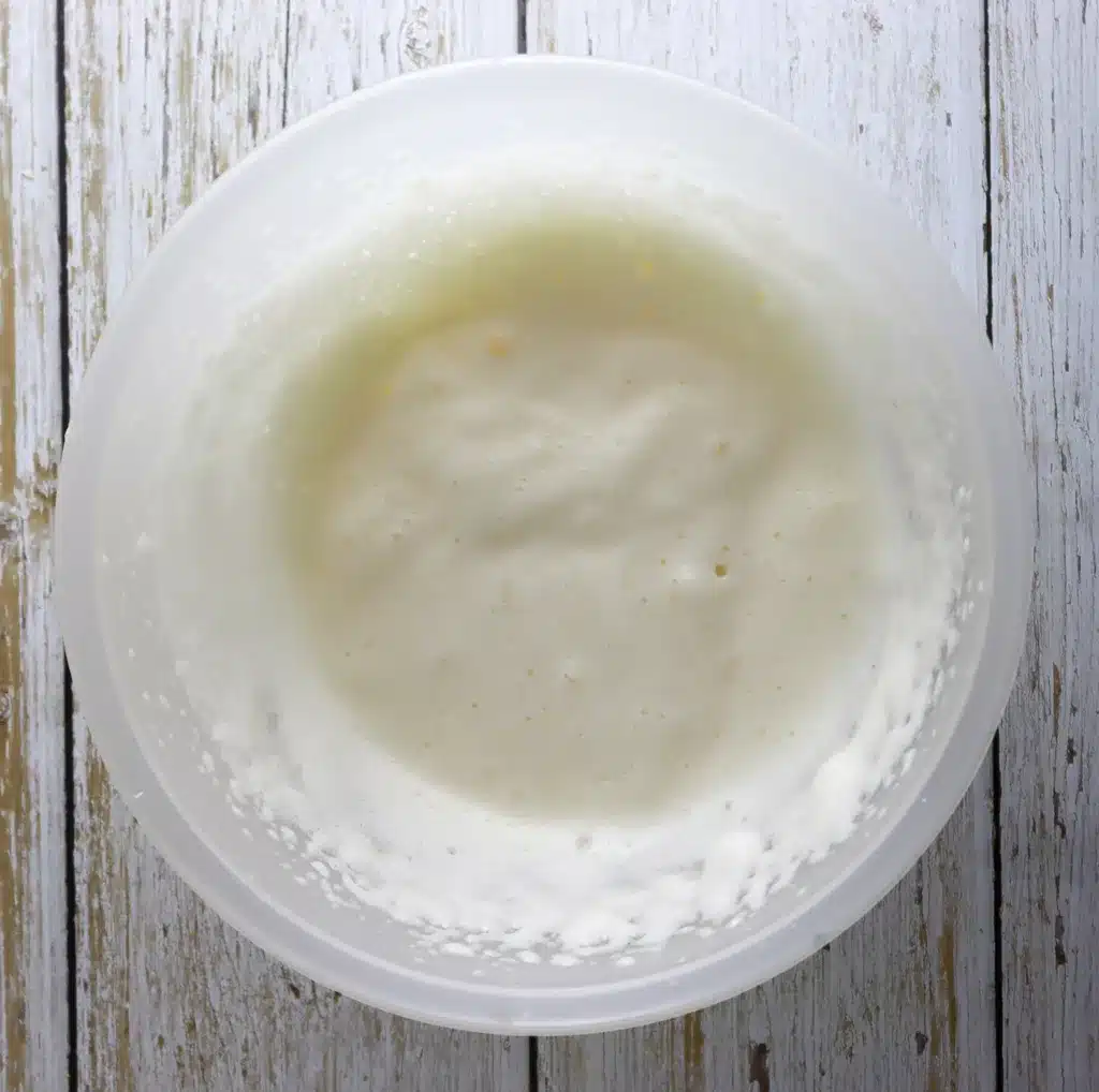 step 2 - mixing egg whites for tiramisu speculoos