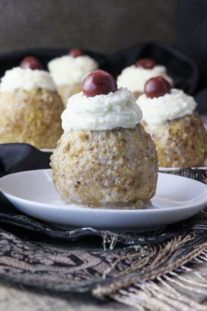 Beautiful tufahije being served with coffee.