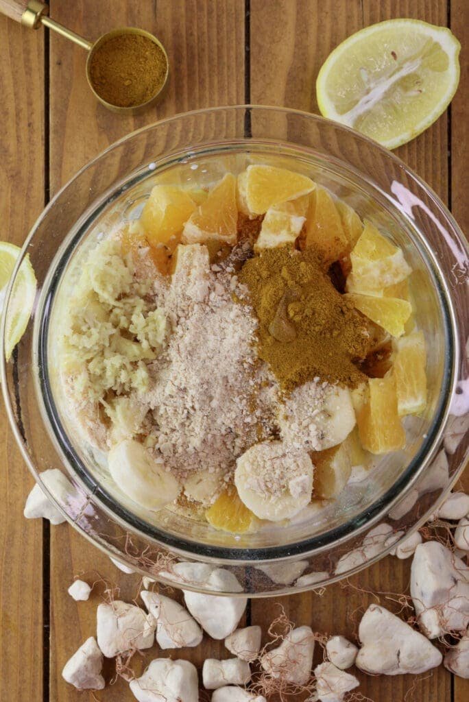 How to blend all ingredients to make a perfec baobab smoothie with ginger