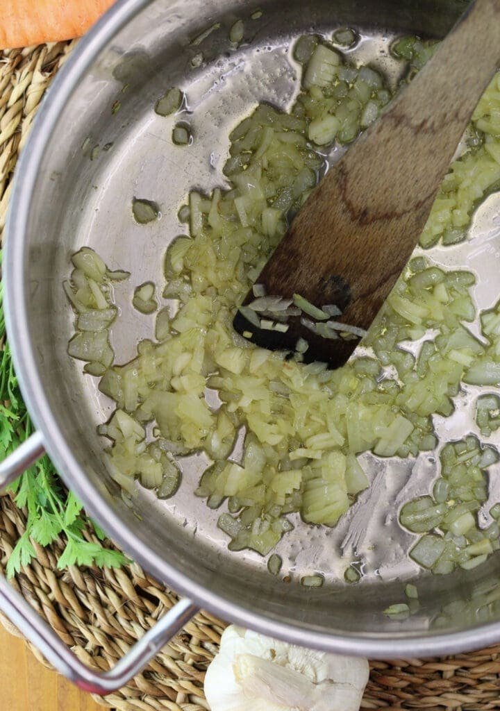 image showing how to fry the onion.