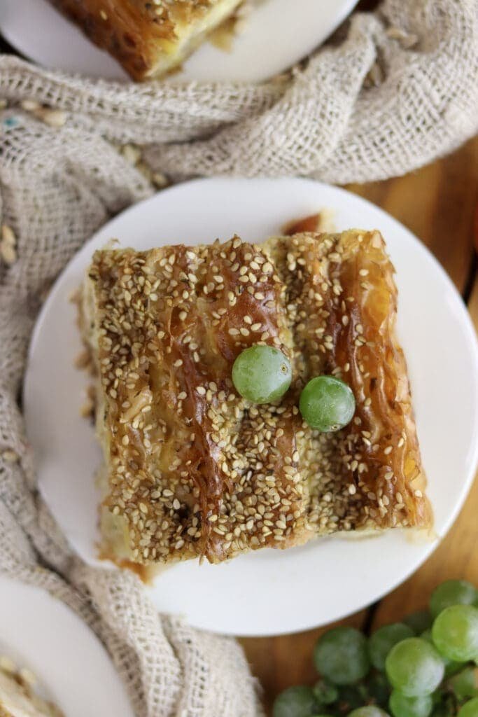 Chicken of the woods recipe with crispy phyllo dough and sesame seeds - a delicious piece of a pie