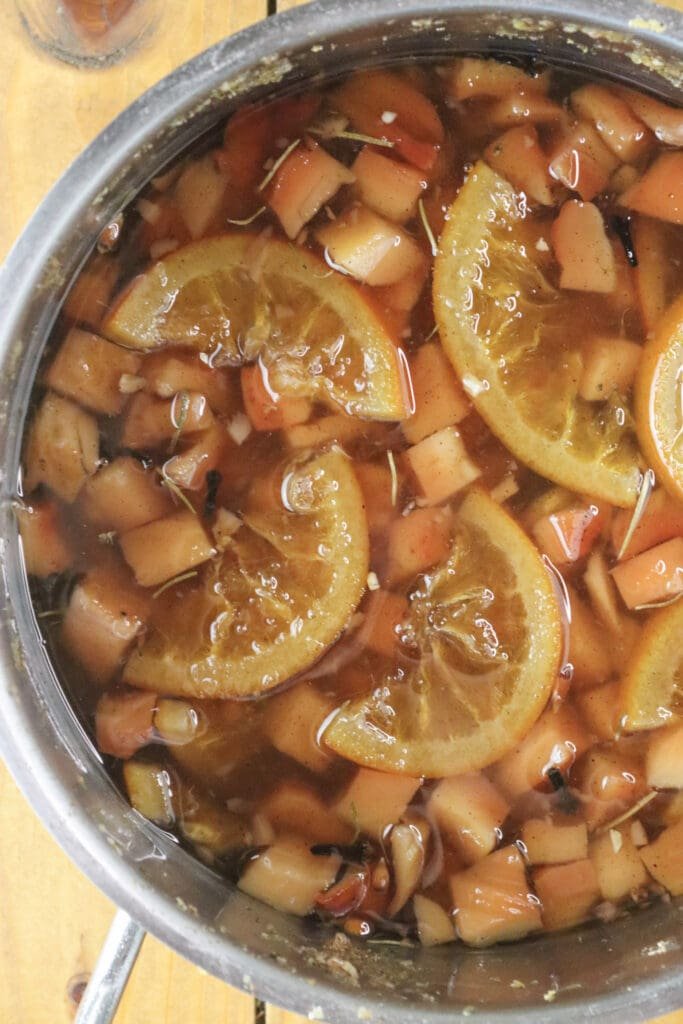 Image of the chicken of the woods cooked with lemon, orange and spices in sugar syrup