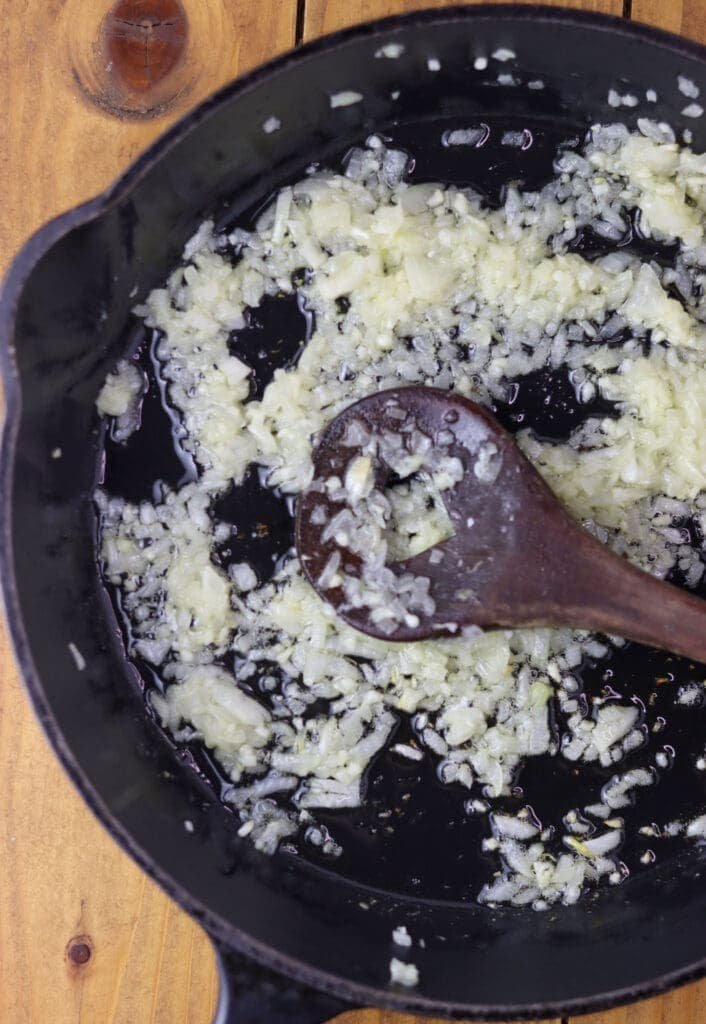 Image showing how to quickly fry the onion and garlic.